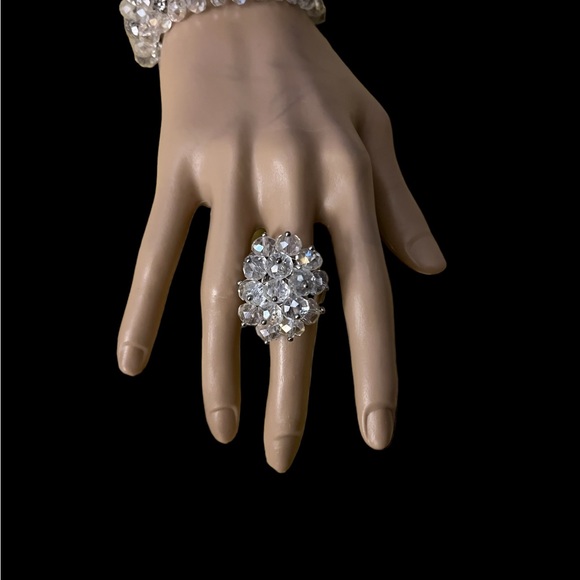 GORGEOUS CRYSTAL BRACELET AND RING SET - Picture 3 of 9